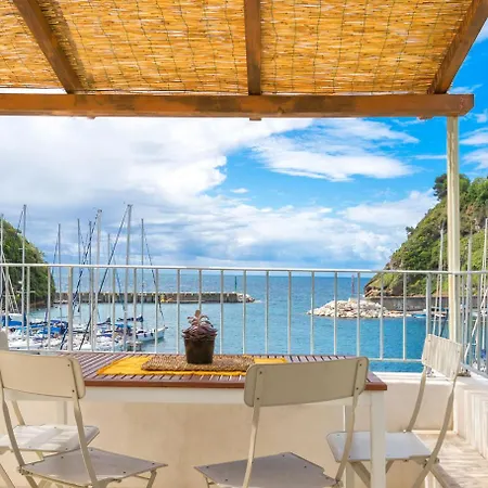 Exclusive Fisherman's Rooftop Holiday home *